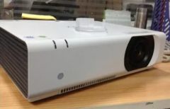 索尼高清投影仪全新处理连手机无线带电影软件